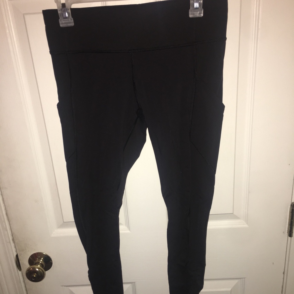Lululemon leggings with touching on the ankles
